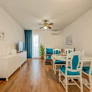 apartment-zara-split-21000.splithotels.org/